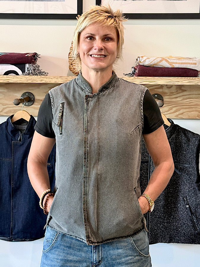 The Gloria Veste — Women’s Smoke Denim