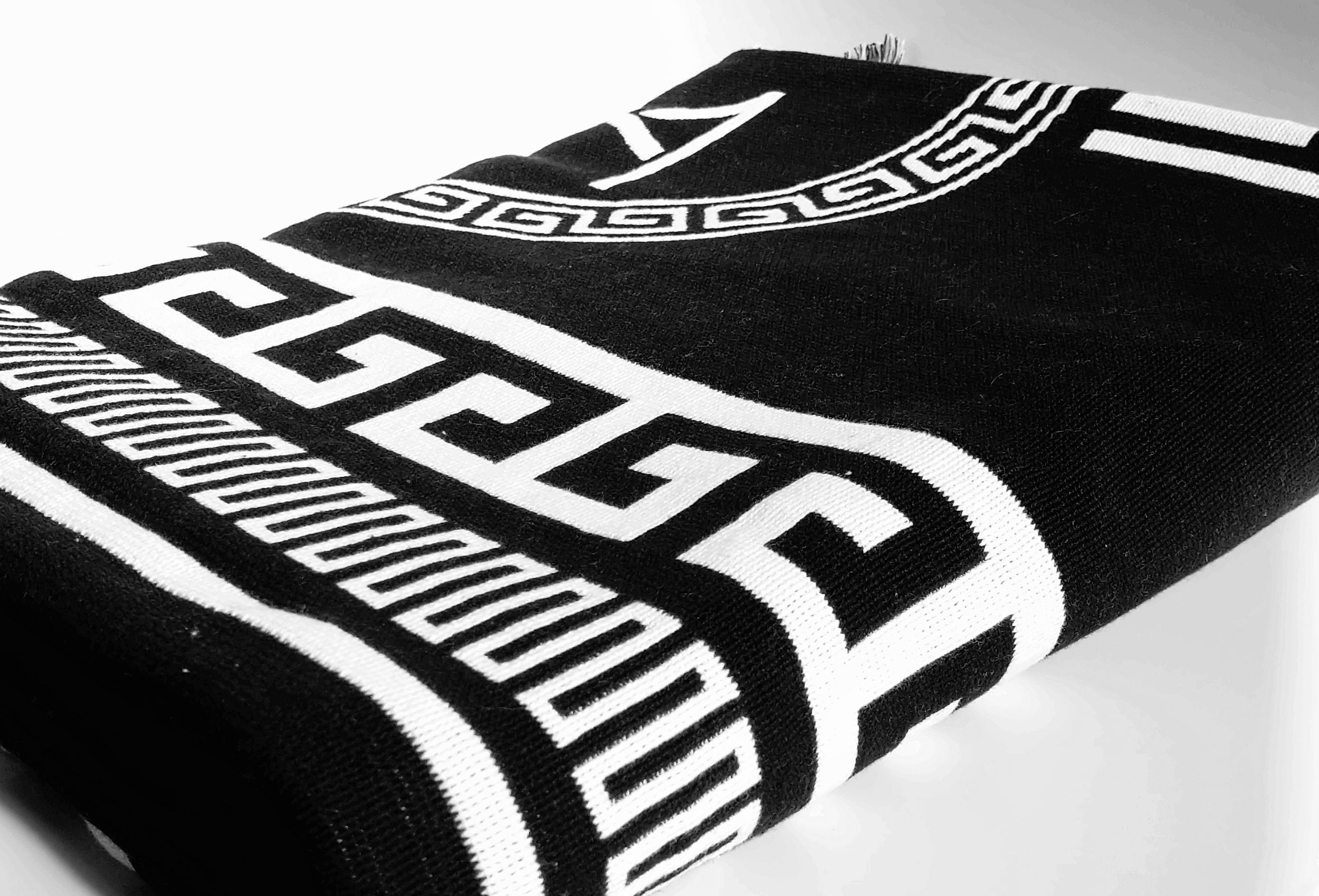 DYNAMIKOS BLANKETS AND THROWS